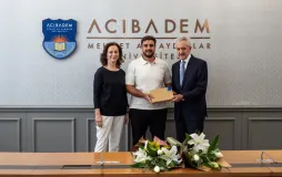 Fakülte ve Enstitü Birincilerine Ödül Verildi