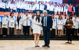 Acıbadem Üniversitesi Tıp Fakültesi Öğrencileri Beyaz Önlüklerini Giydi
