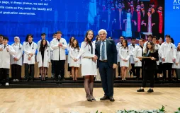 Acıbadem Üniversitesi Tıp Fakültesi Öğrencileri Beyaz Önlüklerini Giydi